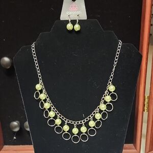 Paparazzi Necklace - Run The Show - Green